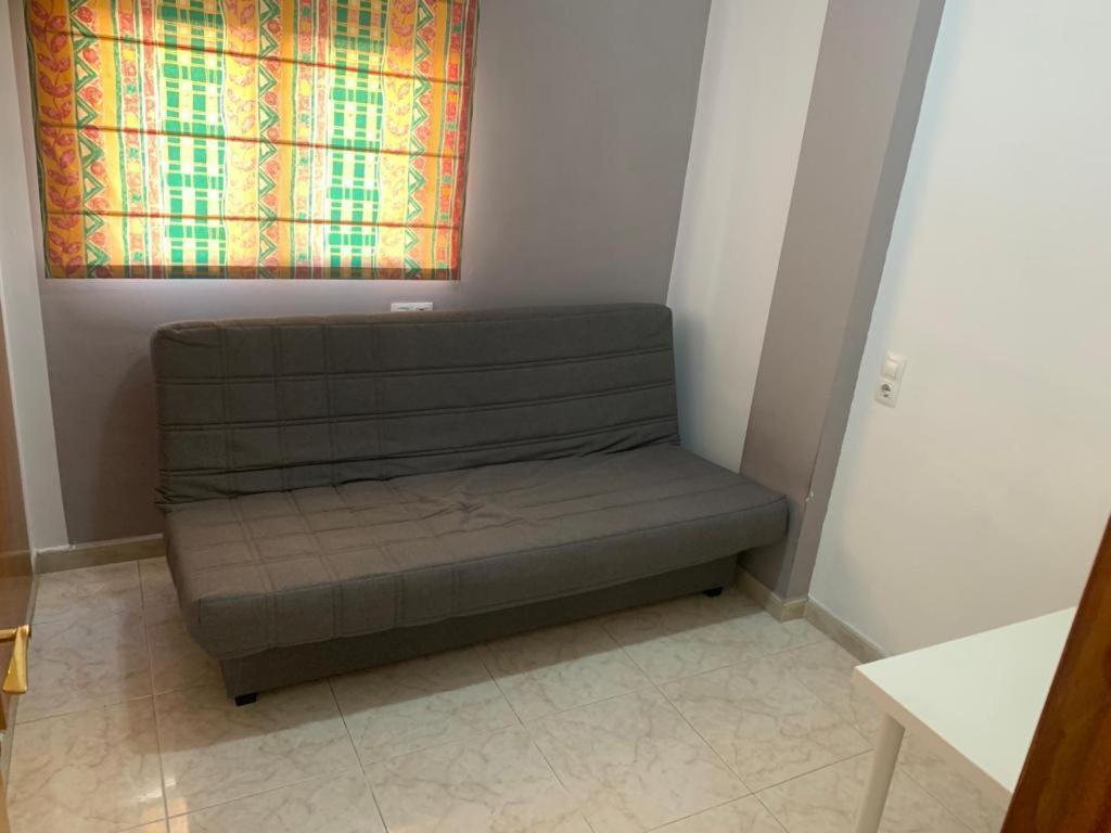 Alquilo Hermoso Apartamento En La Paradisiaca Oropesa Del Mar, 2Habitaciones, 1 Bano, Cocina, Salon, Aire Acondicionado Y Balcon A 400 Metros De La Playa Morro De Gos, Muy Cerca De Supermercados, Comercios Y Bares Exterior foto